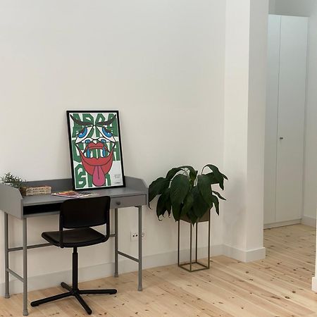 Modern Bedroom In Lisboa Exteriér fotografie